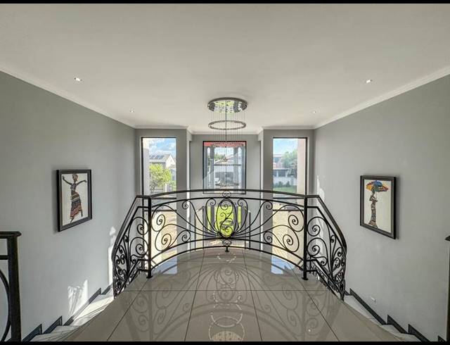 7 BEDROOM HOUSE FOR SALE IN MIDLANDS ESTATE